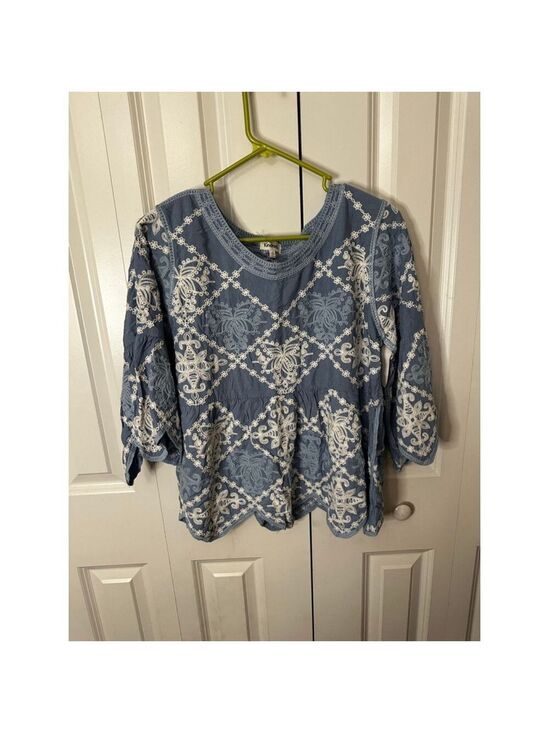 Kindred Tops - Kindred Blue White Embroidered Blouse Size M